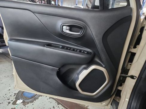 Used 2016 Jeep Renegade Limited w/ Safety & Security Group AWD/4WD image 15