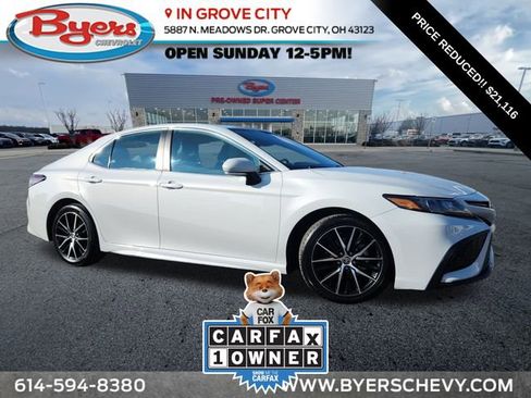 Used 2023 Toyota Camry SE image 1