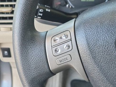Used 2013 Toyota Corolla LE FWD image 23