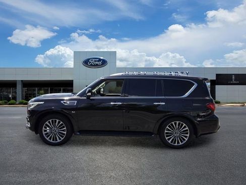 Used 2018 INFINITI QX80 2WD w/ Driver Assistance Package image 2