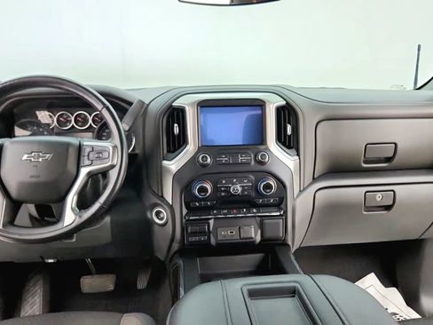 Used 2019 Chevrolet Silverado 1500 RST image 38