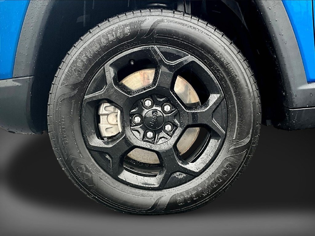 Used 2023 Jeep Compass Trailhawk w/ Trailhawk Elite Group AWD/4WD image 23