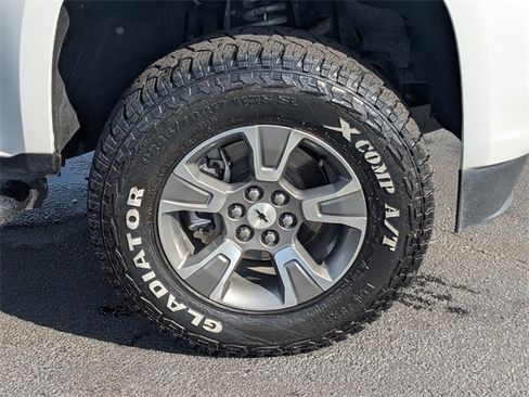 Used 2021 Chevrolet Colorado LT image 12