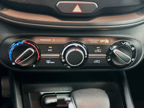 Used 2025 Kia Soul LX w/ LX Technology Package image 23