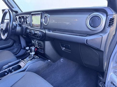 Used 2021 Jeep Wrangler Unlimited Sahara w/ Uconnect 4C Nav & Sound Group image 10