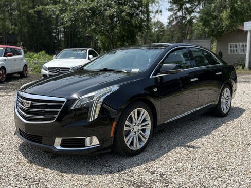 Used 2019 Cadillac XTS Luxury FWD image 1