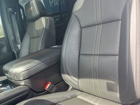 Used 2025 Chevrolet Suburban High Country AWD/4WD image 22