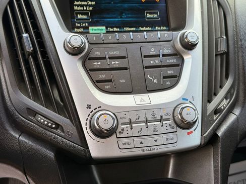 Used 2017 Chevrolet Equinox LT w/ Convenience Package FWD image 20