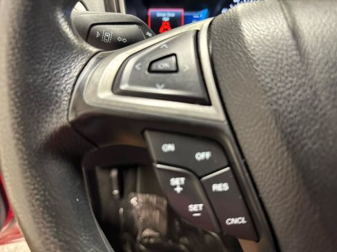 Used 2020 Ford Fusion SE FWD image 22