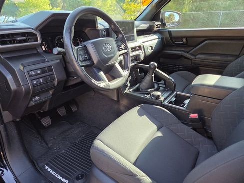 Certified 2024 Toyota Tacoma SR AWD/4WD image 25