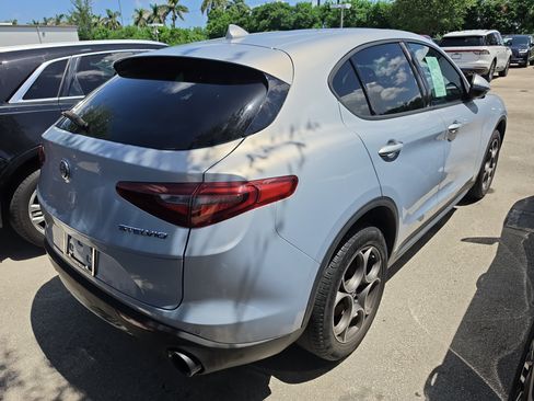 Used 2023 Alfa Romeo Stelvio Sprint RWD image 4