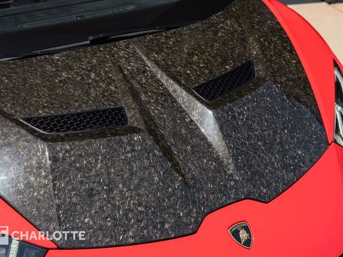 Used 2018 Lamborghini Huracan Performante image 3