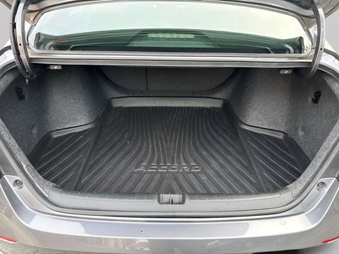 Used 2018 Honda Accord Sport image 12