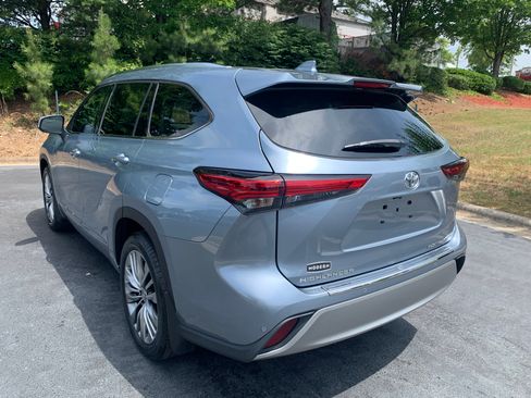 Used 2020 Toyota Highlander Platinum AWD/4WD image 6