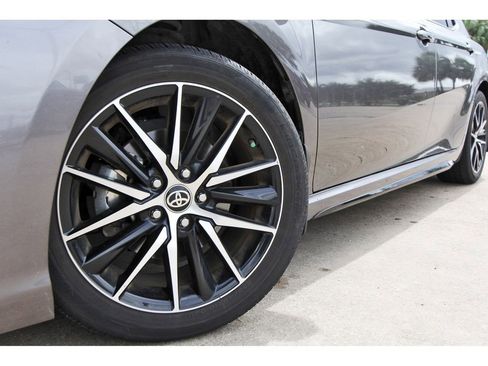 Used 2024 Toyota Camry SE w/ Convenience Package FWD image 29