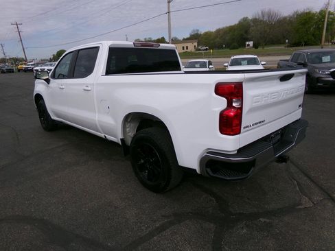 Used 2022 Chevrolet Silverado 1500 LT AWD/4WD image 8