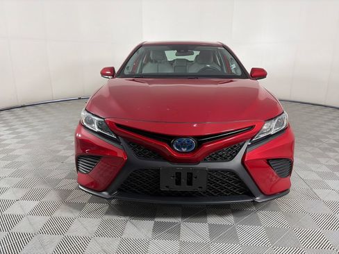 Used 2020 Toyota Camry SE w/ Carpet Mat Package FWD image 2