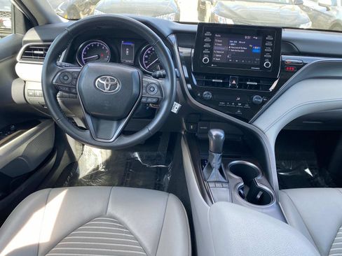 Used 2023 Toyota Camry SE image 9