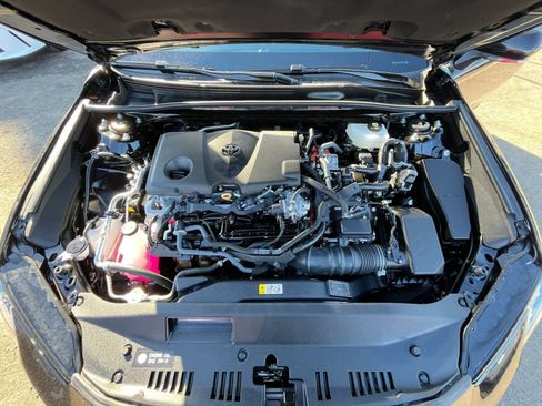 Used 2025 Toyota Camry LE image 31
