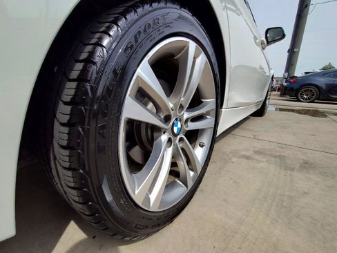 Used 2018 BMW 330i Sedan w/ Convenience Package RWD image 10