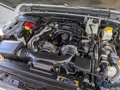 Used 2023 Jeep Gladiator Sport image 24