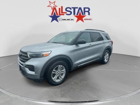 Used 2022 Ford Explorer XLT w/ Class IV Trailer Tow Package RWD image 3