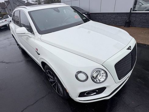 Used 2018 Bentley Bentayga Activity image 11