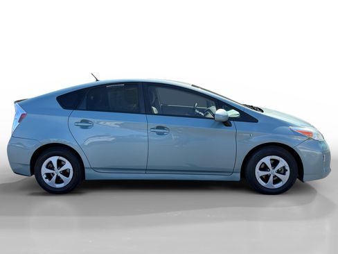 Used 2015 Toyota Prius Two image 6
