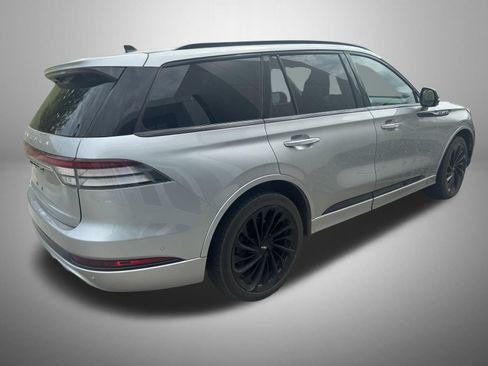 Used 2023 Lincoln Aviator Reserve w/ Equipment Group 201A AWD/4WD image 3