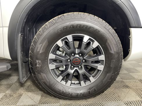Used 2024 Nissan Titan PRO-4X w/ Pro-4x Utility Package image 10