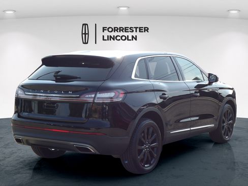 Used 2023 Lincoln Nautilus Reserve w/ Equipment Group 201A AWD/4WD image 3