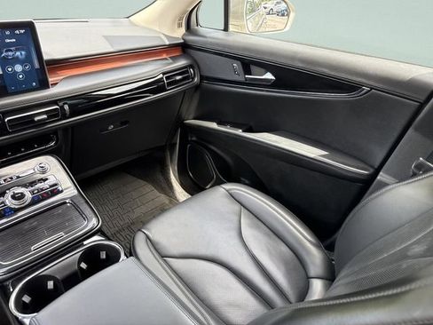Certified 2023 Lincoln Nautilus Reserve FWD image 25