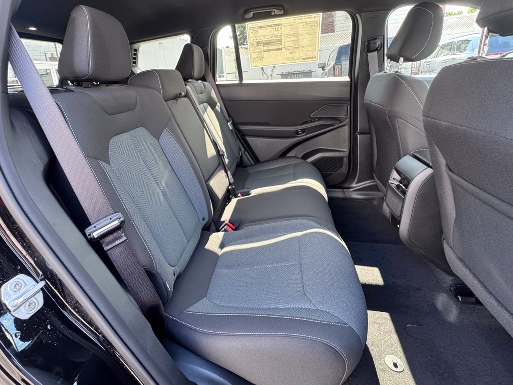New 2026 Jeep Cherokee Laredo AWD/4WD image 21
