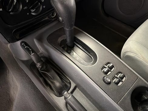 Used 2006 Jeep Liberty Sport AWD/4WD image 17