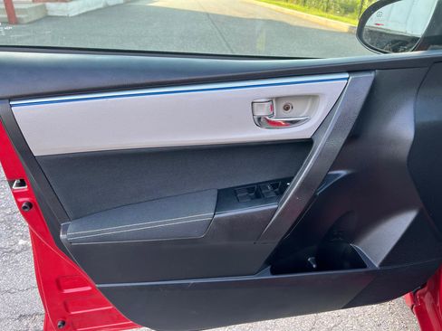 Used 2015 Toyota Corolla LE FWD image 18