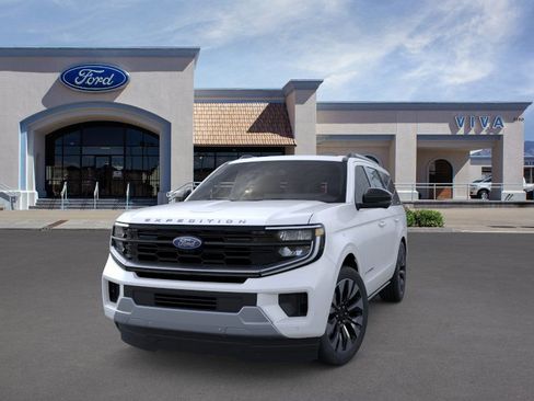 New 2025 Ford Expedition Platinum w/ Driver's Package image 2