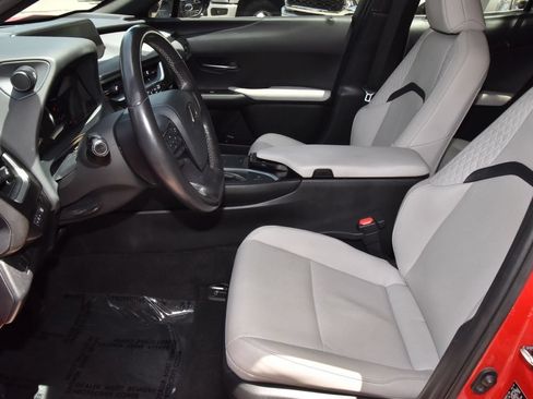 Used 2020 Lexus UX 200 w/ Premium Package FWD image 13