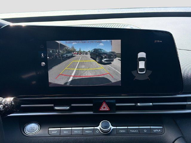 Used 2023 Hyundai Elantra Limited FWD image 14