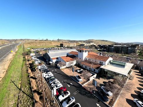 Used 2021 Toyota Venza Limited image 42