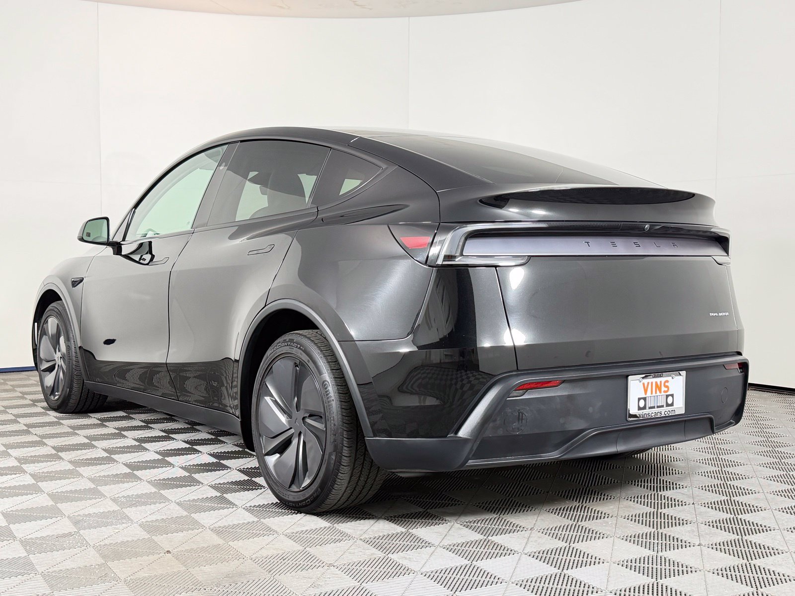 Used 2026 Tesla Model Y AWD image 7
