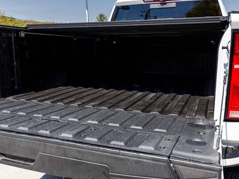 Used 2024 Chevrolet Silverado 2500 High Country w/ High Country Premium Package AWD/4WD image 33