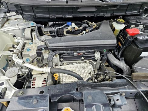 Used 2020 Nissan Rogue SV image 17