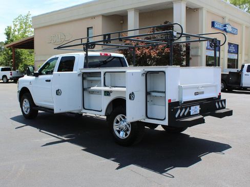 Used 2024 RAM 2500 Tradesman w/ Chrome Appearance Group image 18