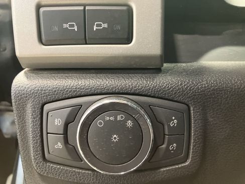 Used 2018 Ford F150 Lariat w/ Equipment Group 502A Luxury AWD/4WD image 18