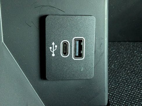 Certified 2025 Ford F150 Lariat w/ Equipment Group 501A Mid image 25