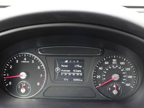 Used 2017 Kia Sorento FWD image 19