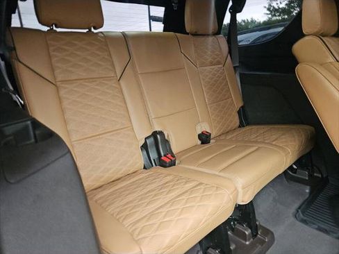 Used 2022 Cadillac Escalade Premium Luxury image 21