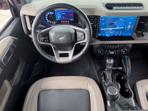 Used 2023 Ford Bronco Wildtrak AWD/4WD image 14