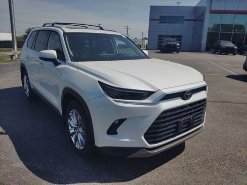 New 2026 Toyota Grand Highlander AWD image 1