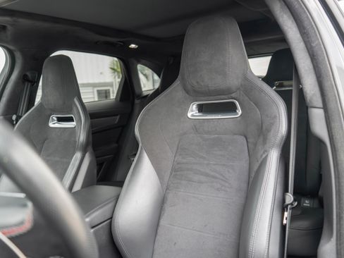 Used 2022 Jaguar F-PACE SVR image 9